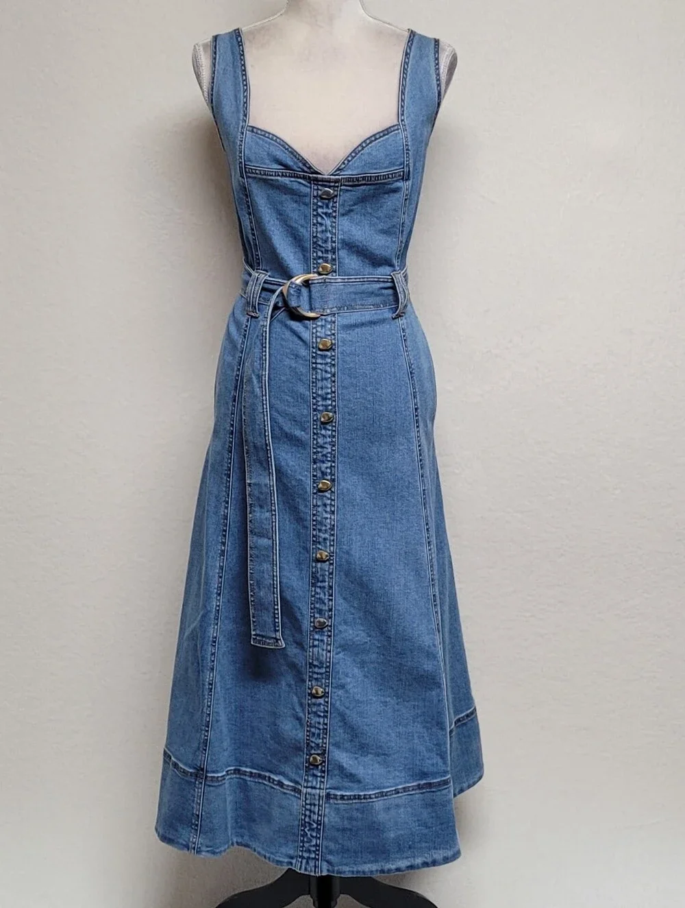 House of Harlow Stretchy Denim Belted Sweetheart Neck Fit & Flare Midi Dress 10 - Picture 2 of 13